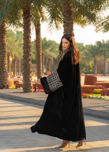 صورة Velvet Abaya with fur 