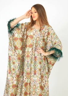 صورة Kaftan with Green Fur Trim