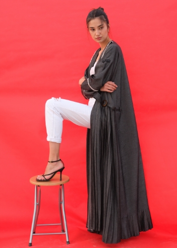 Picture of pleated trench abaya 