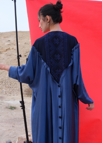 Picture of silk navy bisht abaya with buttons and back embroidery