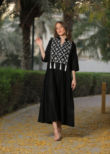 Picture of Black reflective embroidered linen kaftan.