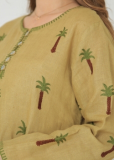 صورة Button up embroidered palm linen kaftan.