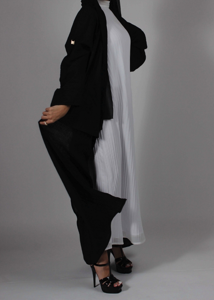 Picture of Black Abaya