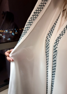 Picture of White Crepe Abaya