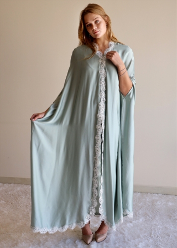 Picture of Green Silk Nightgown 