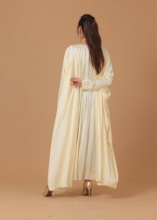 صورة Pure Silk Cream Pleated Sleeves Abaya