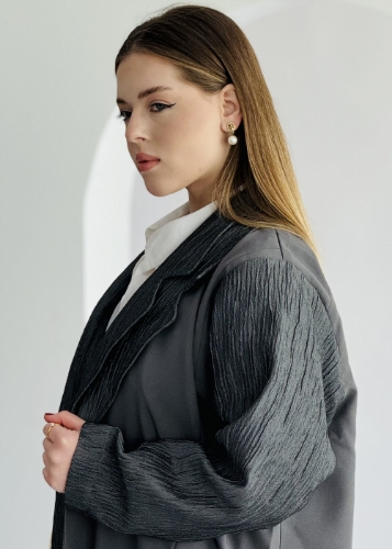 Picture of elegant grey abaya with collar